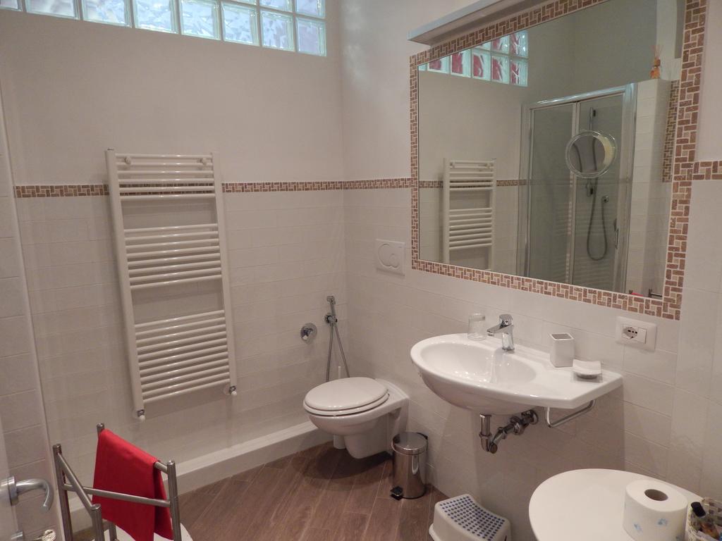 Apartament Red Flat In Rzym Pokój zdjęcie