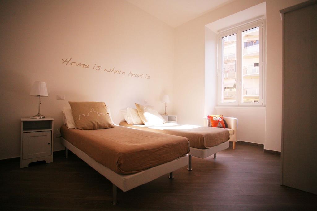 Apartament Red Flat In Rzym Pokój zdjęcie